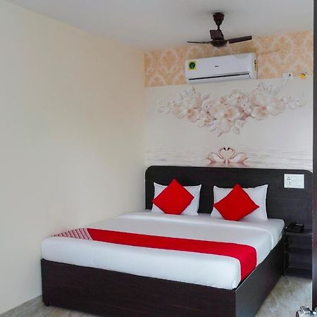Oyo Flagship 68474 Hotel Viraj 푸네 외부 사진