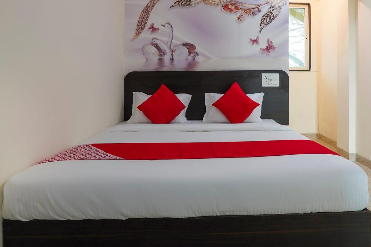 Oyo Flagship 68474 Hotel Viraj 푸네 외부 사진