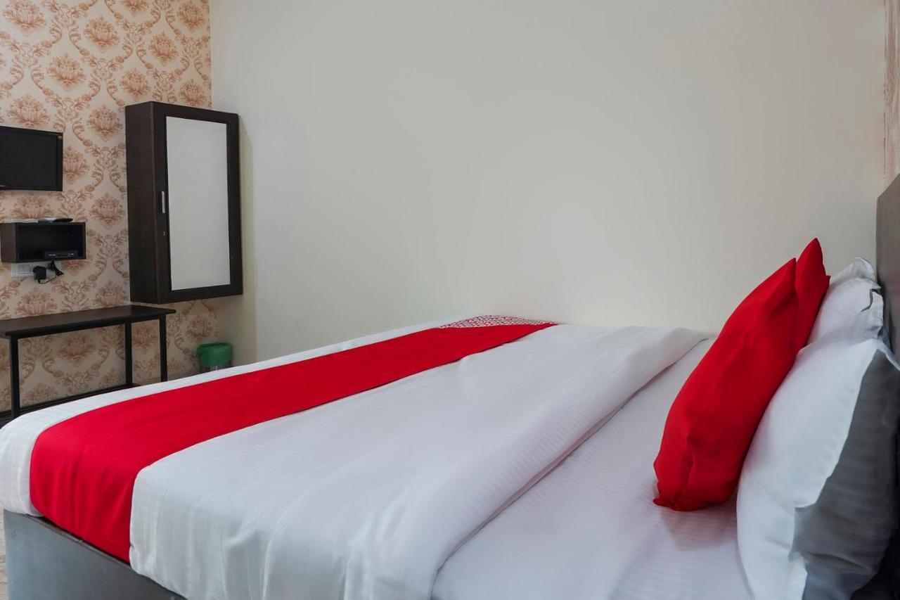 Oyo Flagship 68474 Hotel Viraj 푸네 외부 사진