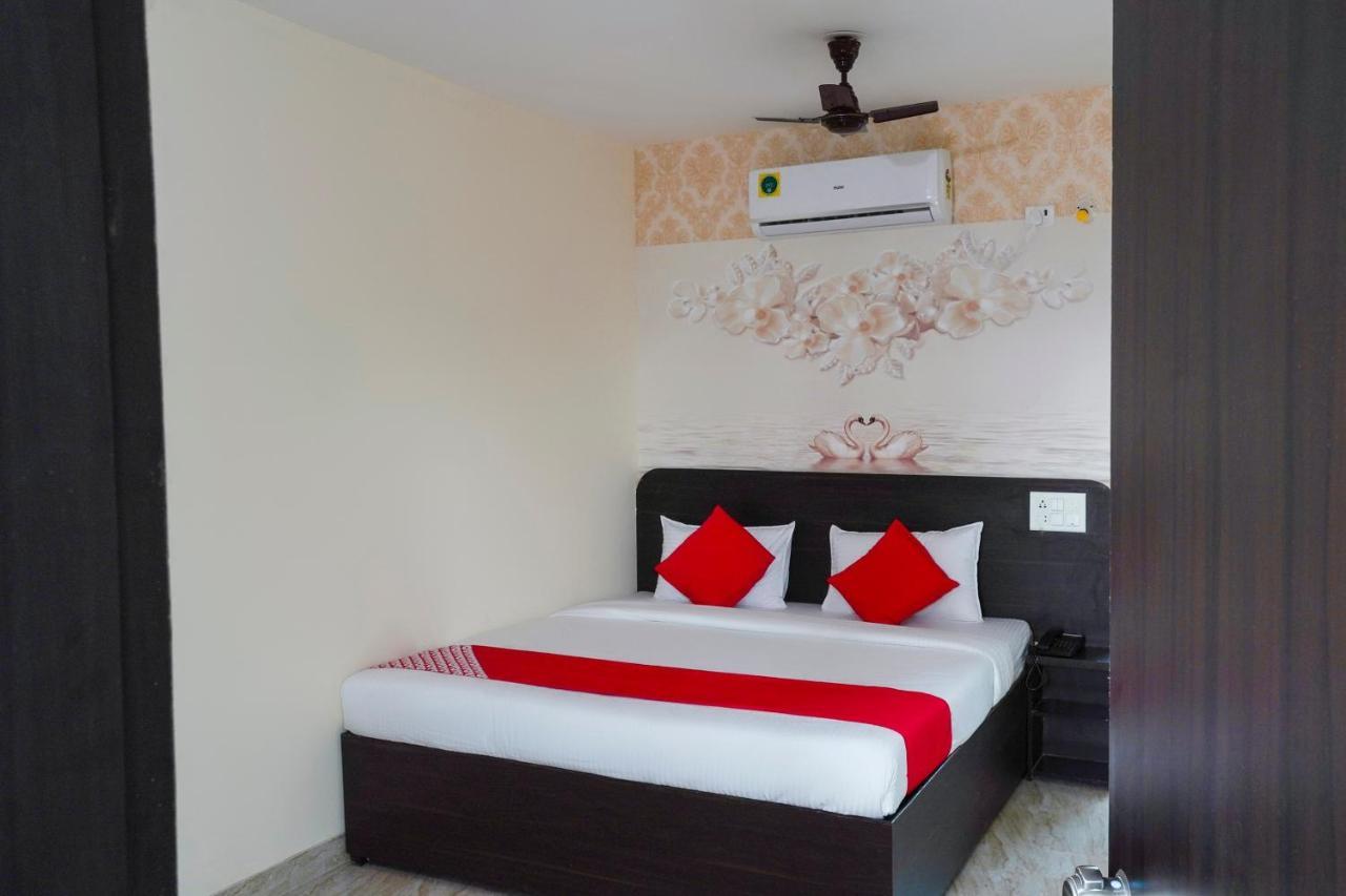 Oyo Flagship 68474 Hotel Viraj 푸네 외부 사진