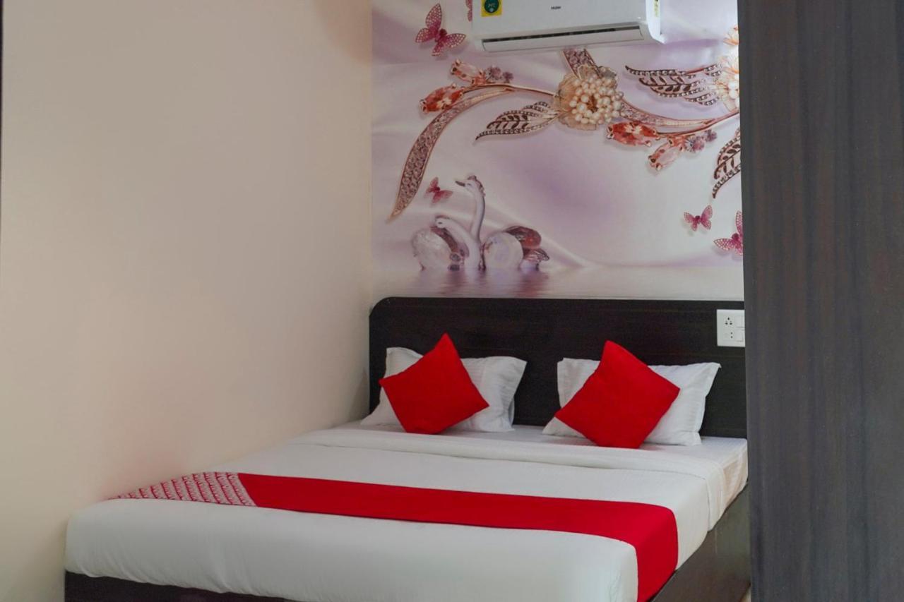 Oyo Flagship 68474 Hotel Viraj 푸네 외부 사진